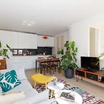 Splendid Bright Apt Near Montmartre