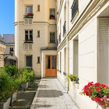 Splendid Bright Apt Near Montmartre Parigi